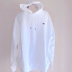 New The North Face white sweater Men’s Medium NWT